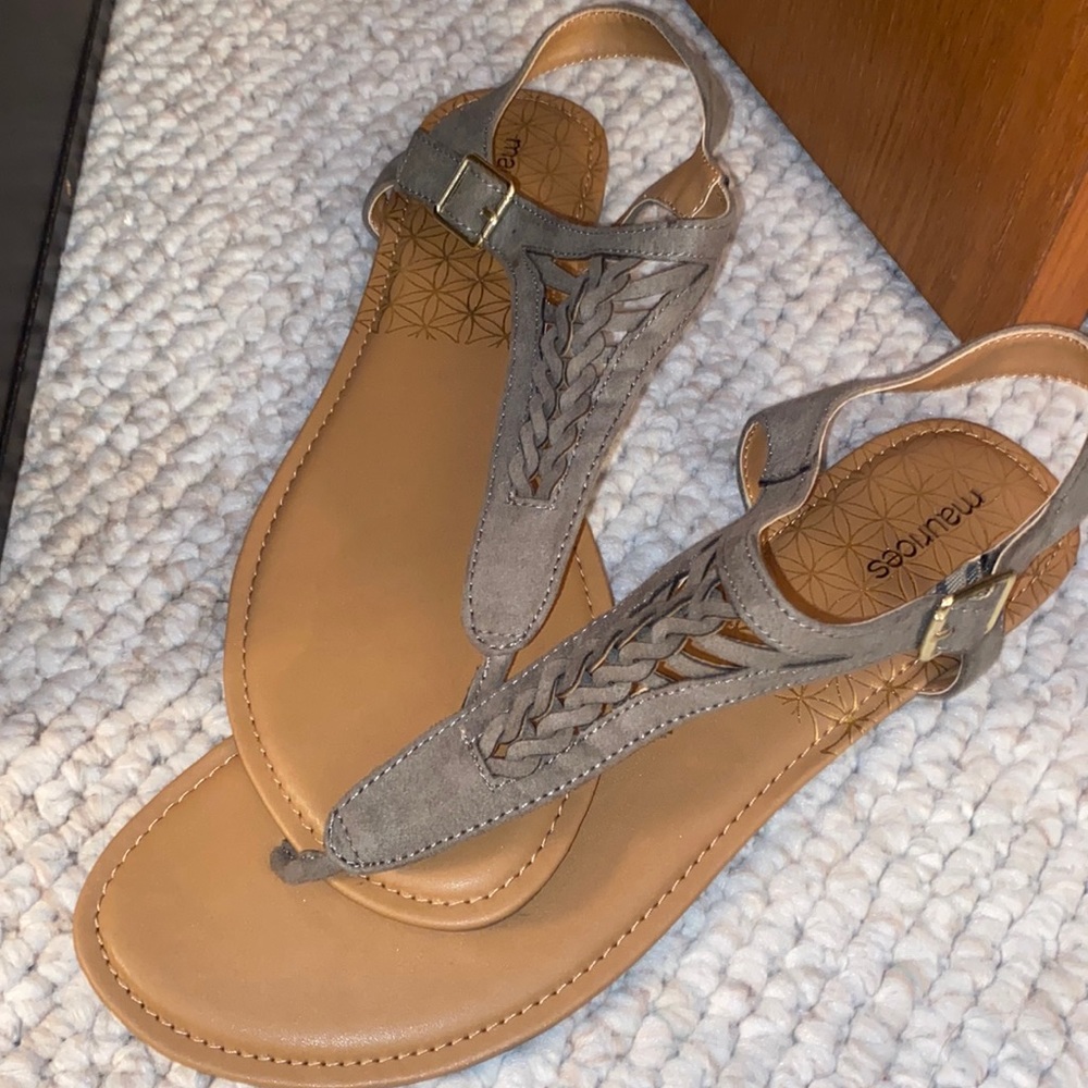 Sandal flats